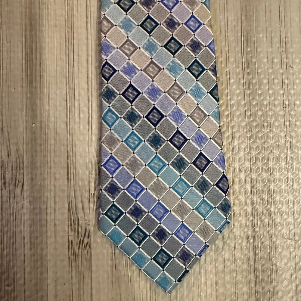 JOE Joseph Abboud Mens 100% Silk Tie Blue Grey Geometric Square Silk Classic